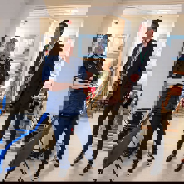 Llun 1